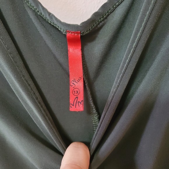 Top - Picture 2 of 3